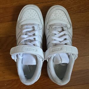 Adidas Forum Low Sneakers